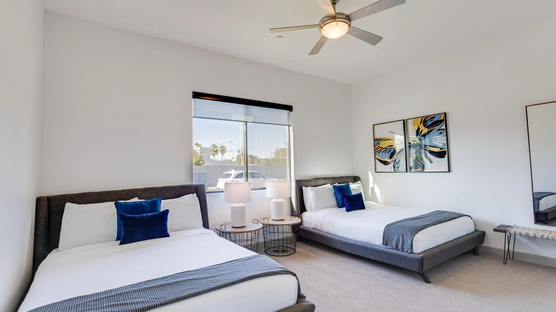 Desert Sky Luxury Pool & Spa Walk To Old Town! Scottsdale United States