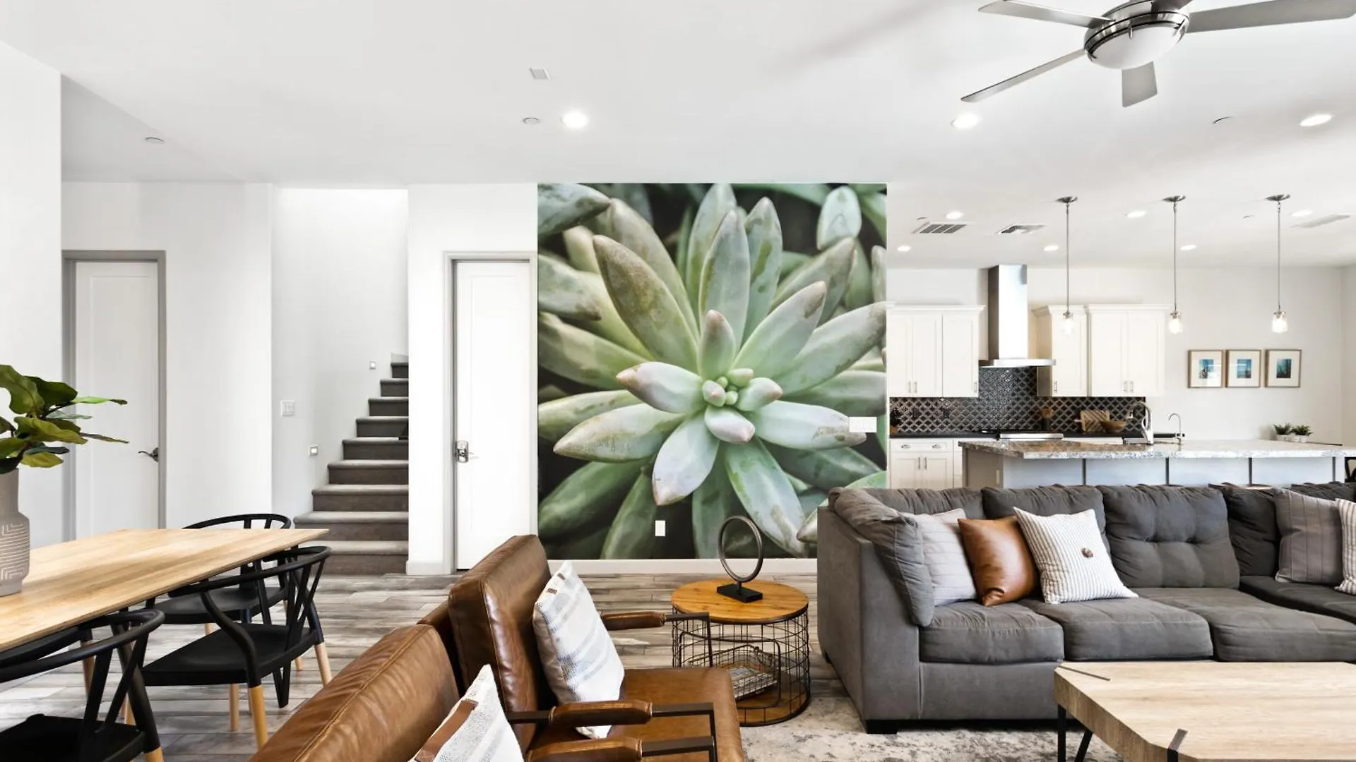 Holiday home Desert Sky Luxury Pool & Spa Walk To Old Town! Scottsdale United States